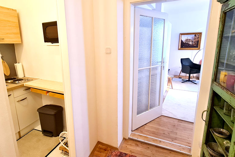 Von der Küche ins Wohnzimmer