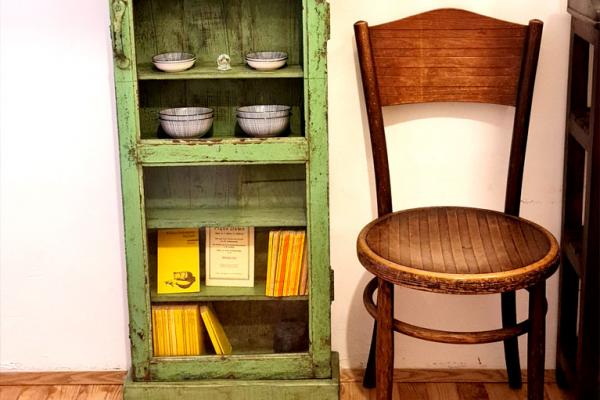 Bücher in der Vitrine